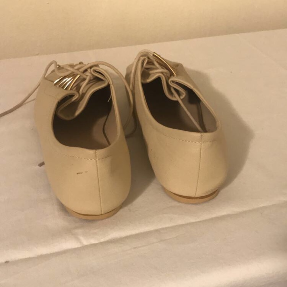 Cream with Gold Toe Laced Flats - Picture 6 of 7